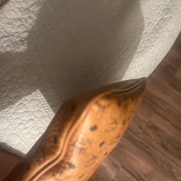 MCM Visetos pouch with detachable strap - Picture 9 of 12